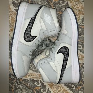 Jordan 1 Dior